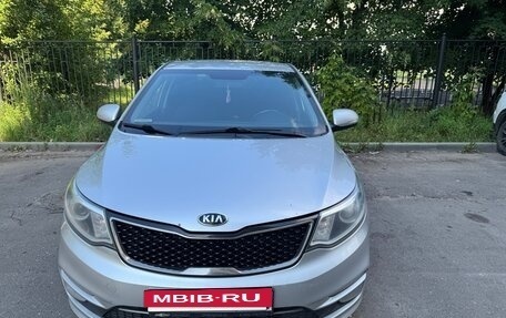 KIA Rio III рестайлинг, 2015 год, 999 000 рублей, 2 фотография