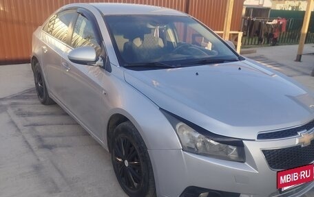 Chevrolet Cruze II, 2011 год, 500 000 рублей, 3 фотография
