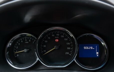 Renault Logan II, 2015 год, 799 000 рублей, 12 фотография