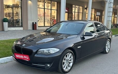 BMW 5 серия, 2011 год, 1 870 000 рублей, 2 фотография