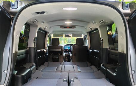 Toyota Noah III, 2019 год, 2 350 000 рублей, 19 фотография