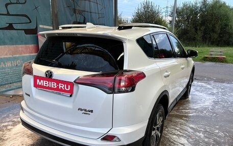 Toyota RAV4, 2018 год, 2 800 000 рублей, 5 фотография
