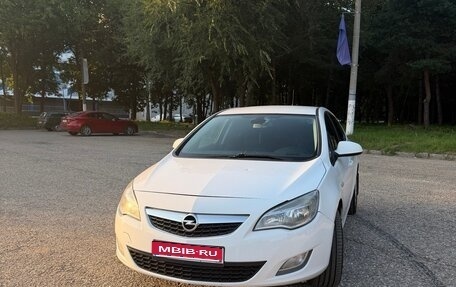 Opel Astra J, 2011 год, 650 000 рублей, 1 фотография