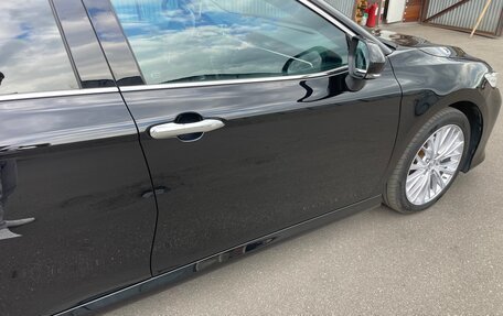 Toyota Camry, 2018 год, 2 700 000 рублей, 3 фотография