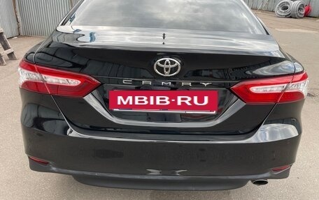 Toyota Camry, 2018 год, 2 700 000 рублей, 5 фотография