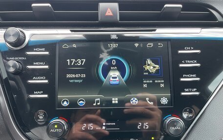 Toyota Camry, 2018 год, 2 700 000 рублей, 20 фотография