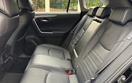 Toyota RAV4, 2021 год, 4 250 000 рублей, 8 фотография