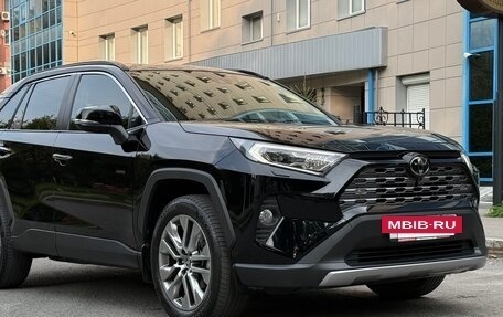 Toyota RAV4, 2021 год, 4 250 000 рублей, 4 фотография
