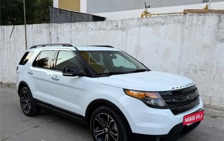 Ford Explorer VI, 2015 год, 1 980 000 рублей, 4 фотография