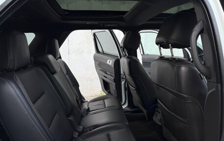 Ford Explorer VI, 2015 год, 1 980 000 рублей, 14 фотография