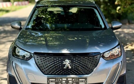 Peugeot 2008 II, 2021 год, 1 690 000 рублей, 2 фотография