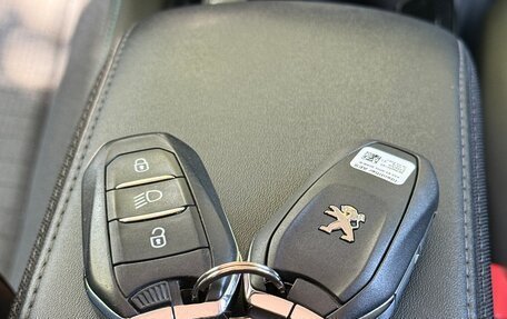 Peugeot 2008 II, 2021 год, 1 690 000 рублей, 26 фотография