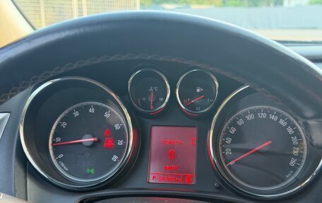 Opel Astra J, 2011 год, 650 000 рублей, 10 фотография