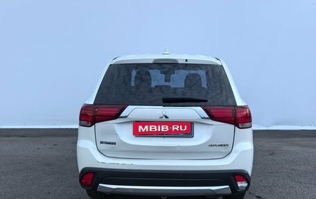 Mitsubishi Outlander III рестайлинг 3, 2017 год, 1 520 000 рублей, 6 фотография
