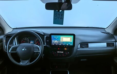 Mitsubishi Outlander III рестайлинг 3, 2017 год, 1 520 000 рублей, 10 фотография