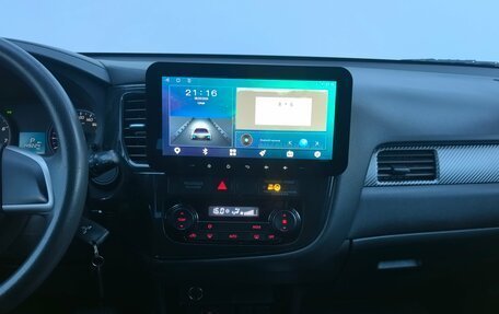 Mitsubishi Outlander III рестайлинг 3, 2017 год, 1 520 000 рублей, 13 фотография