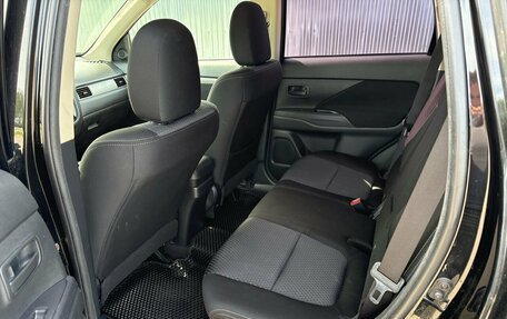 Mitsubishi Outlander III рестайлинг 3, 2017 год, 1 650 000 рублей, 7 фотография