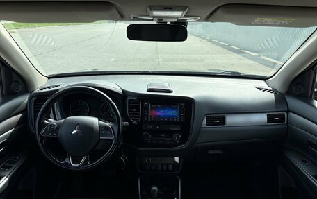 Mitsubishi Outlander III рестайлинг 3, 2017 год, 1 650 000 рублей, 5 фотография