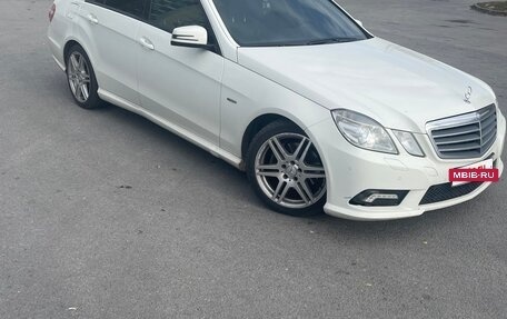 Mercedes-Benz E-Класс, 2011 год, 1 250 000 рублей, 2 фотография