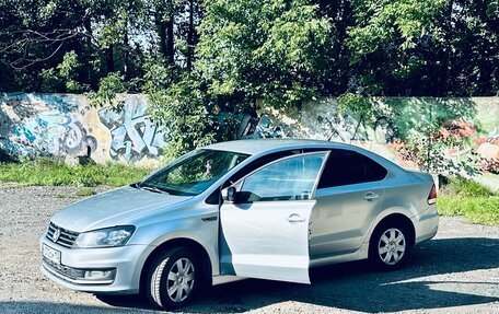 Volkswagen Polo VI (EU Market), 2011 год, 650 000 рублей, 2 фотография