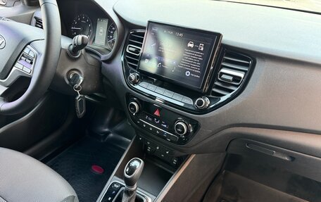 Hyundai Solaris II рестайлинг, 2021 год, 1 550 000 рублей, 23 фотография