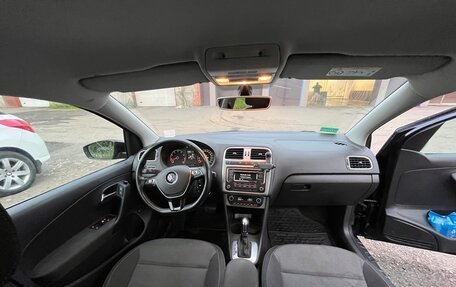 Volkswagen Polo VI (EU Market), 2017 год, 1 400 000 рублей, 22 фотография