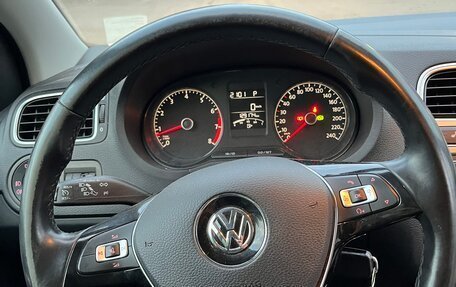 Volkswagen Polo VI (EU Market), 2017 год, 1 400 000 рублей, 21 фотография