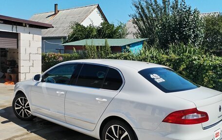 Skoda Superb III рестайлинг, 2012 год, 1 100 000 рублей, 3 фотография
