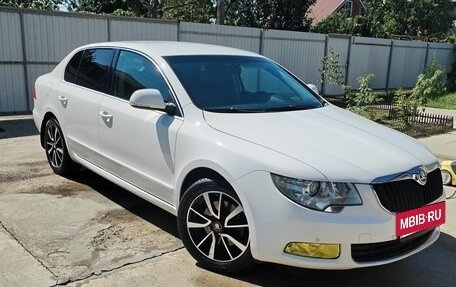 Skoda Superb III рестайлинг, 2012 год, 1 100 000 рублей, 2 фотография