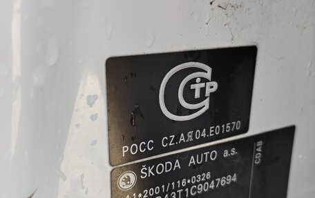 Skoda Superb III рестайлинг, 2012 год, 1 100 000 рублей, 34 фотография