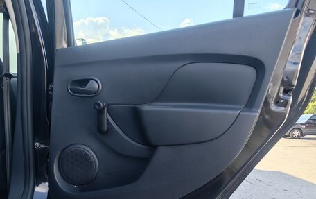 Renault Logan II, 2020 год, 850 000 рублей, 17 фотография