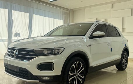 Volkswagen T-Roc I, 2021 год, 1 707 000 рублей, 3 фотография