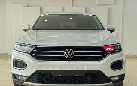 Volkswagen T-Roc I, 2021 год, 1 707 000 рублей, 2 фотография