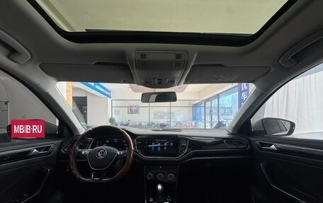 Volkswagen T-Roc I, 2021 год, 1 707 000 рублей, 9 фотография