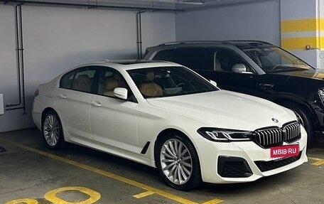 BMW 5 серия, 2021 год, 5 300 000 рублей, 1 фотография