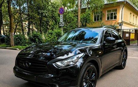 Infiniti QX70, 2014 год, 1 950 000 рублей, 2 фотография