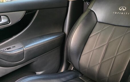 Infiniti QX70, 2014 год, 1 950 000 рублей, 10 фотография