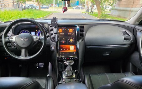 Infiniti QX70, 2014 год, 1 950 000 рублей, 11 фотография