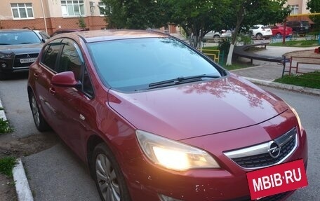 Opel Astra J, 2011 год, 550 000 рублей, 3 фотография