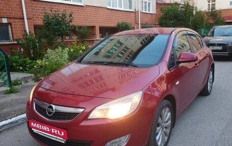 Opel Astra J, 2011 год, 550 000 рублей, 2 фотография