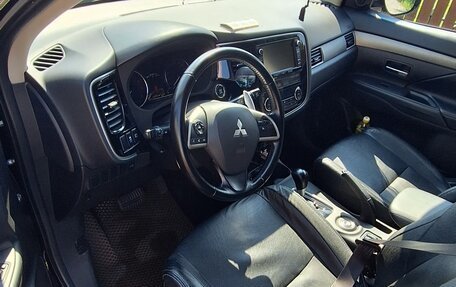 Mitsubishi Outlander III рестайлинг 3, 2014 год, 1 350 000 рублей, 3 фотография