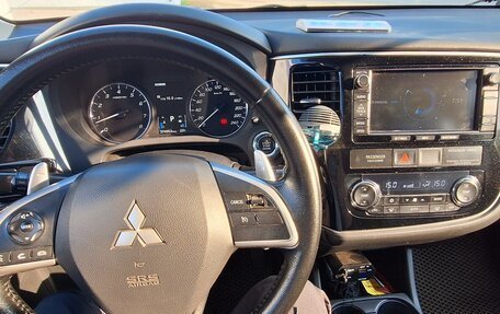 Mitsubishi Outlander III рестайлинг 3, 2014 год, 1 350 000 рублей, 16 фотография