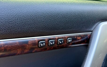 Toyota Land Cruiser 200, 2012 год, 3 590 000 рублей, 19 фотография