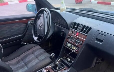 Mercedes-Benz C-Класс, 1994 год, 90 000 рублей, 2 фотография