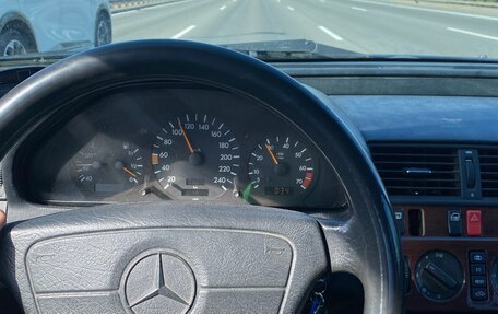 Mercedes-Benz C-Класс, 1994 год, 90 000 рублей, 6 фотография