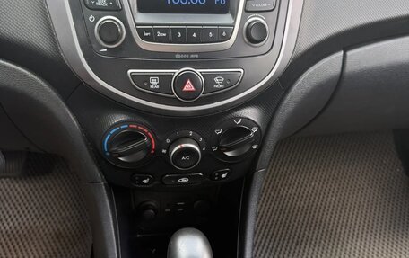 Hyundai Solaris II рестайлинг, 2015 год, 879 000 рублей, 25 фотография