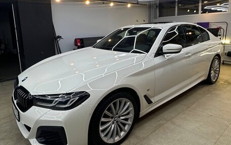 BMW 5 серия, 2021 год, 5 300 000 рублей, 4 фотография