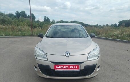 Renault Megane III, 2011 год, 600 000 рублей, 2 фотография