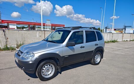 Chevrolet Niva I рестайлинг, 2018 год, 675 000 рублей, 3 фотография