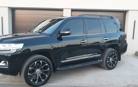 Toyota Land Cruiser 200, 2016 год, 8 150 000 рублей, 2 фотография
